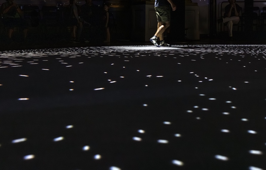 FRISSONS une installation de la Cie Adrien M